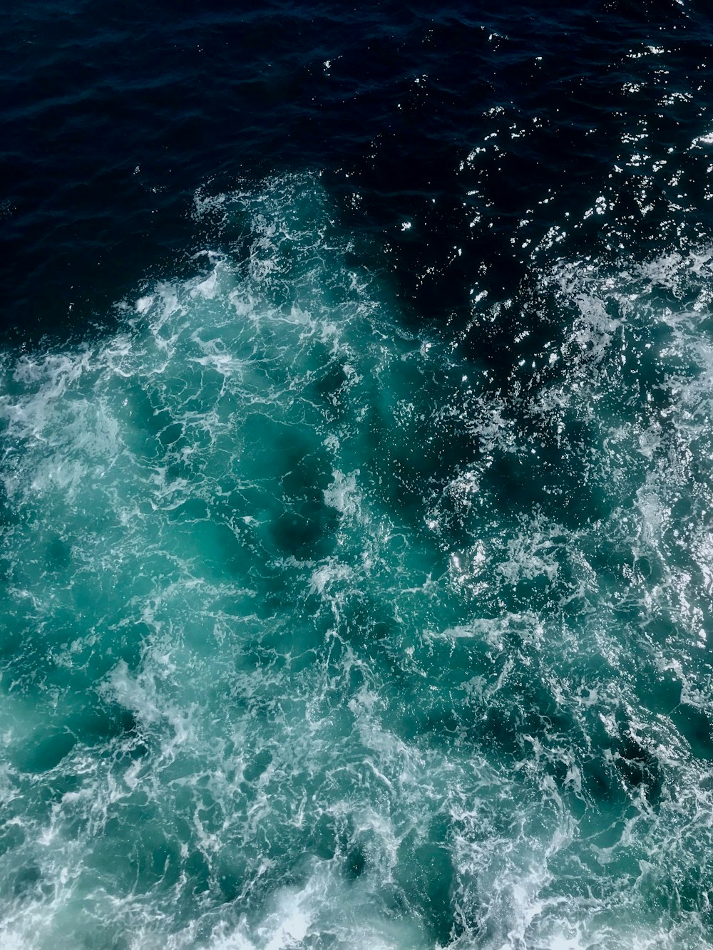 cuerpo de agua durante el día