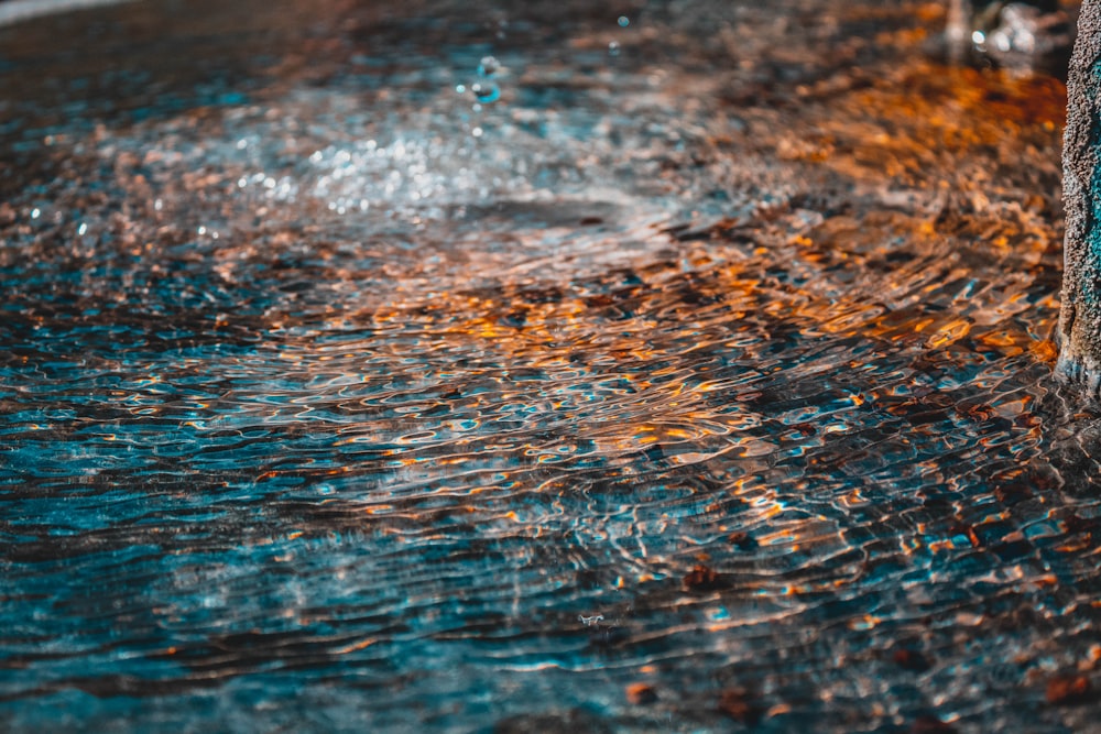 Pantano de agua en el suelo