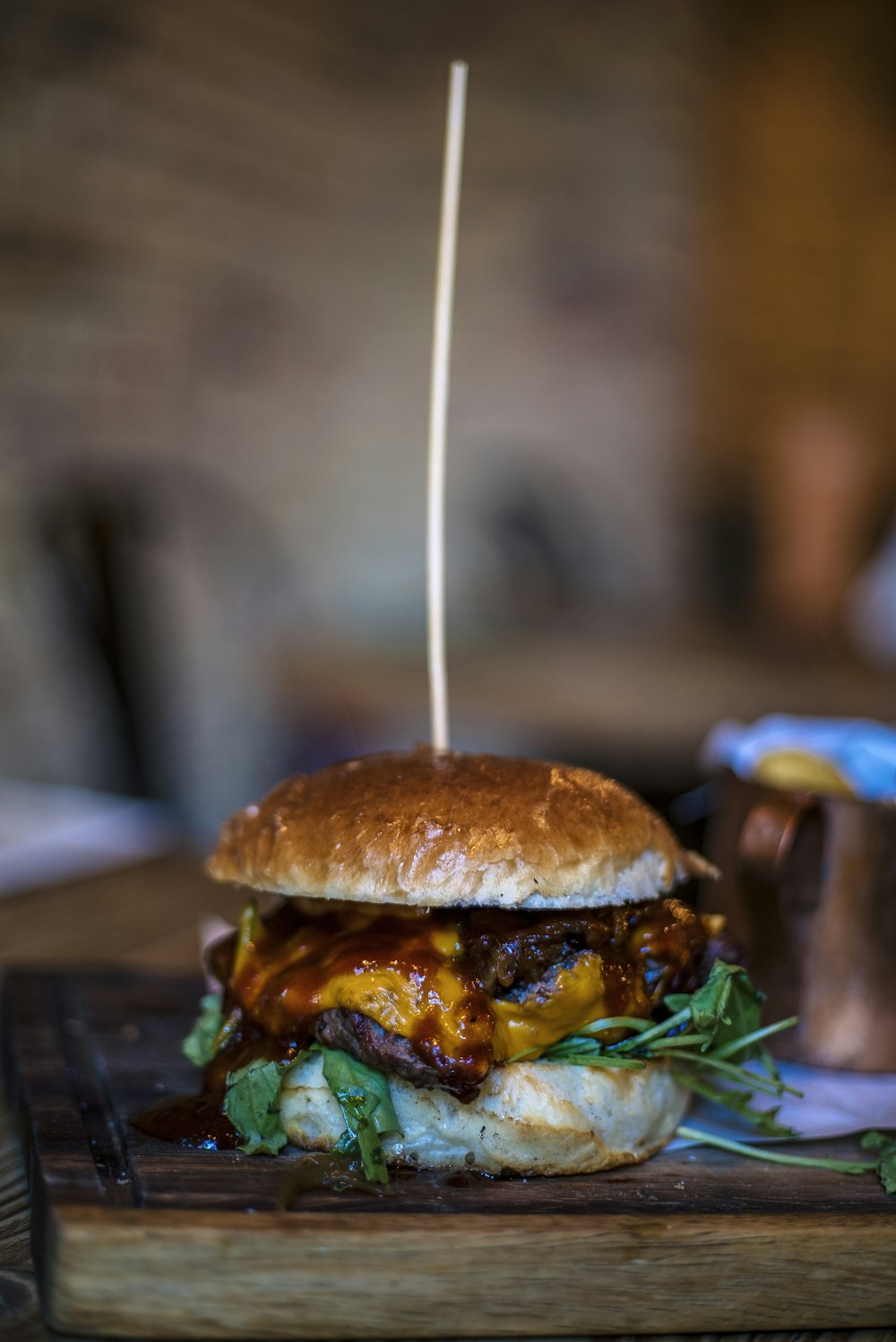 Burger avec galette et fromage fondu