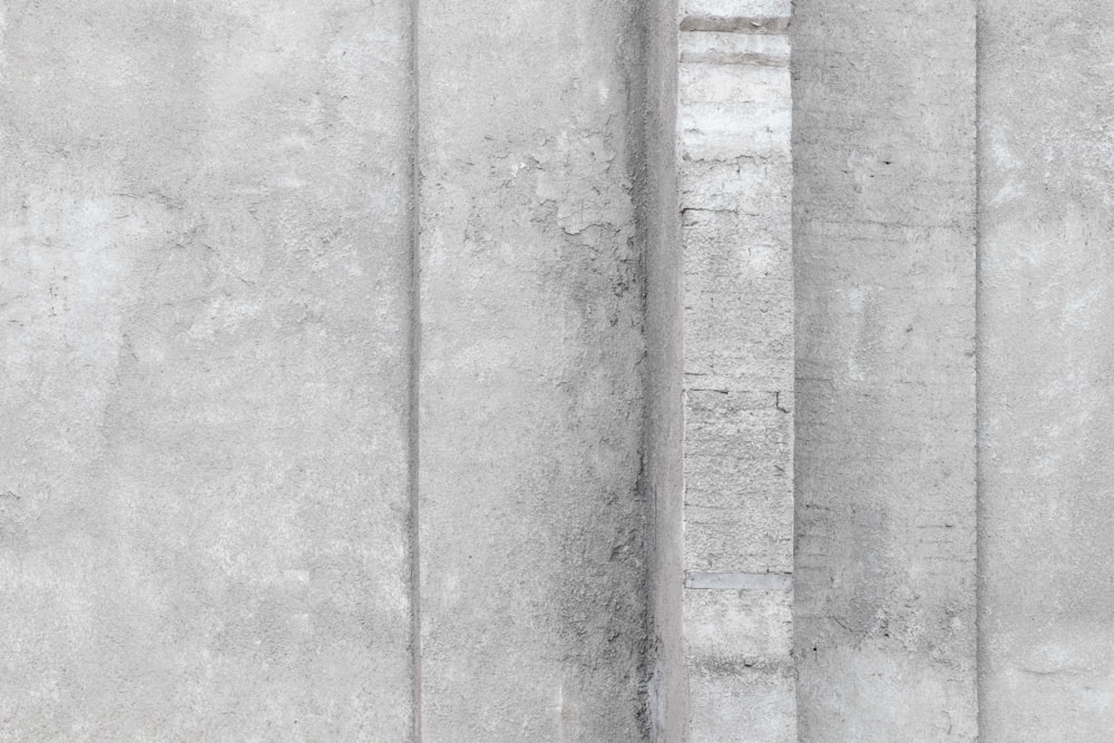 Vista dall'alto foto del cordolo stradale in cemento grigio