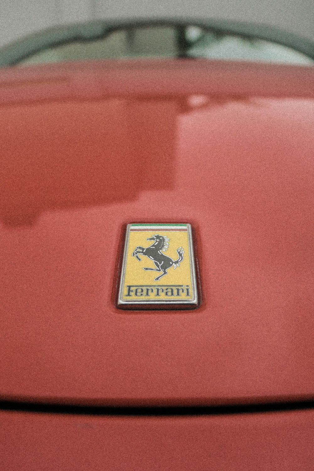 Ferrari emblem