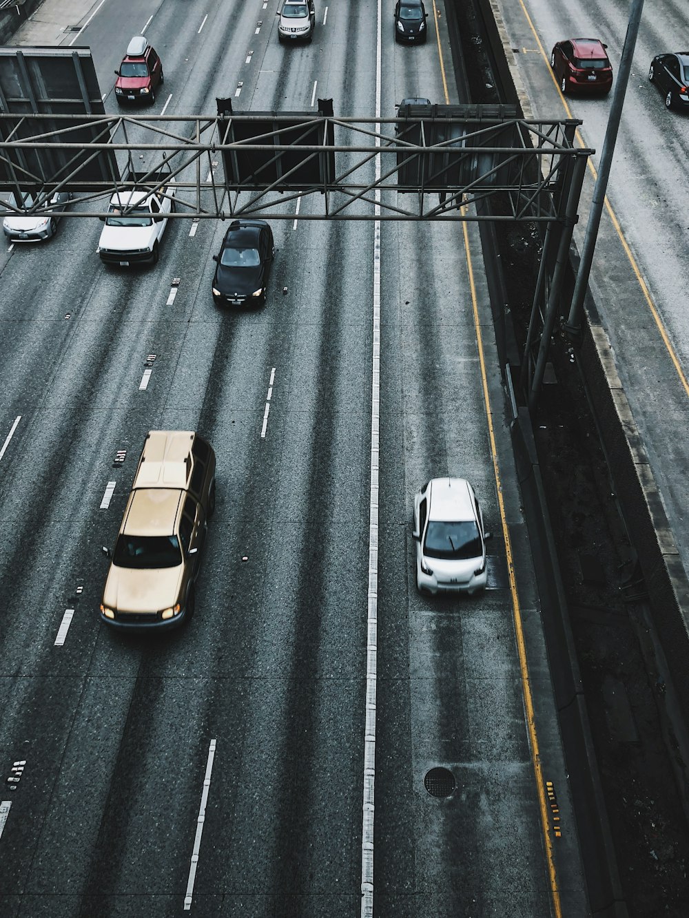 Fotografía time-lapse de coches en movimiento