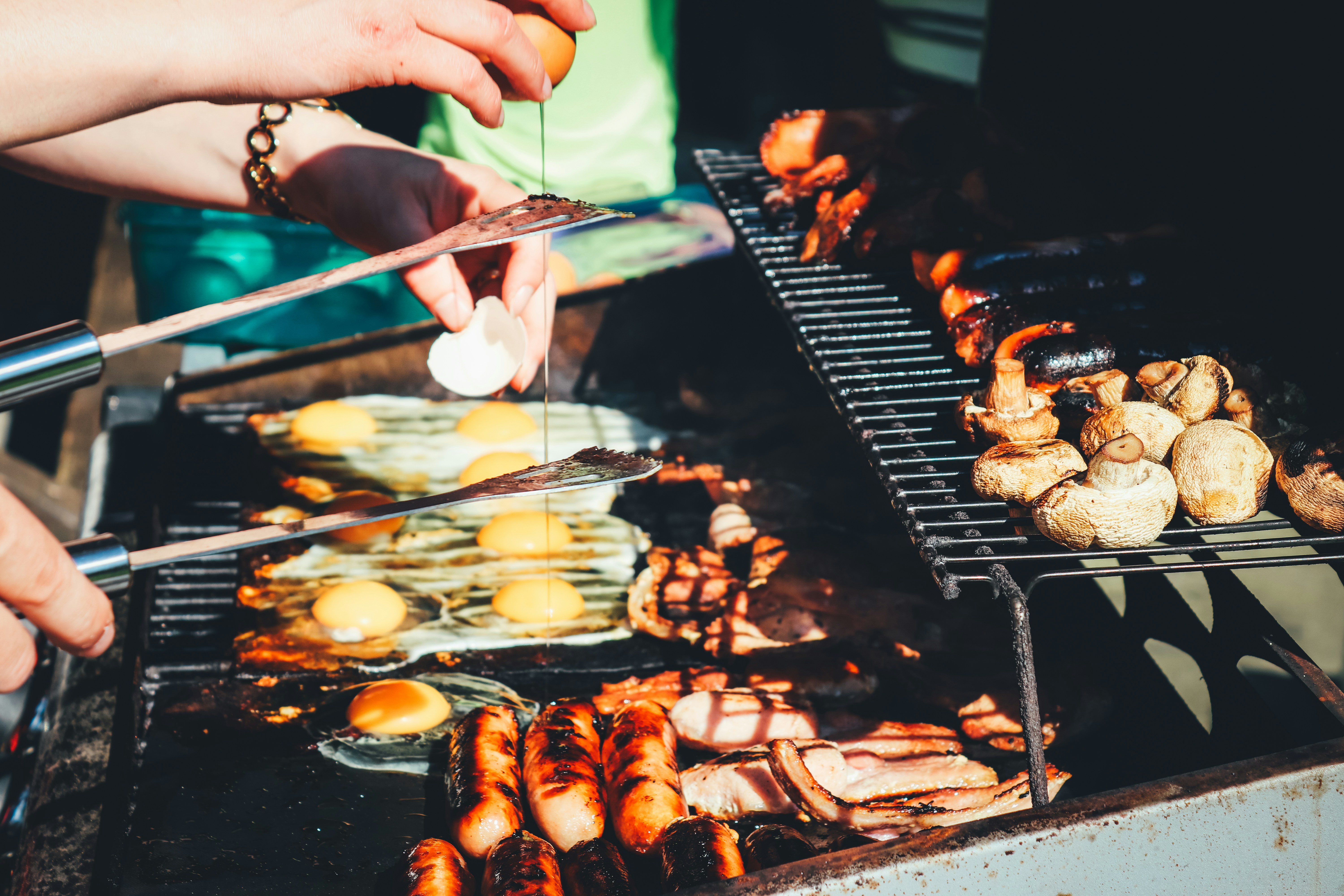 https://images.unsplash.com/photo-1532433517163-b7fec0e9a36f?ixid=M3w2MjYzNjJ8MHwxfHNlYXJjaHwxMHx8U29ubnklMjdzJTIwQkJRfGVufDB8MHx8fDE3MjQxMDM0NTJ8MA&ixlib=rb-4.0.3
