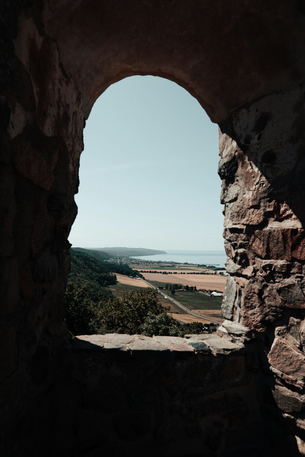 close-up photo of arch brown gateway