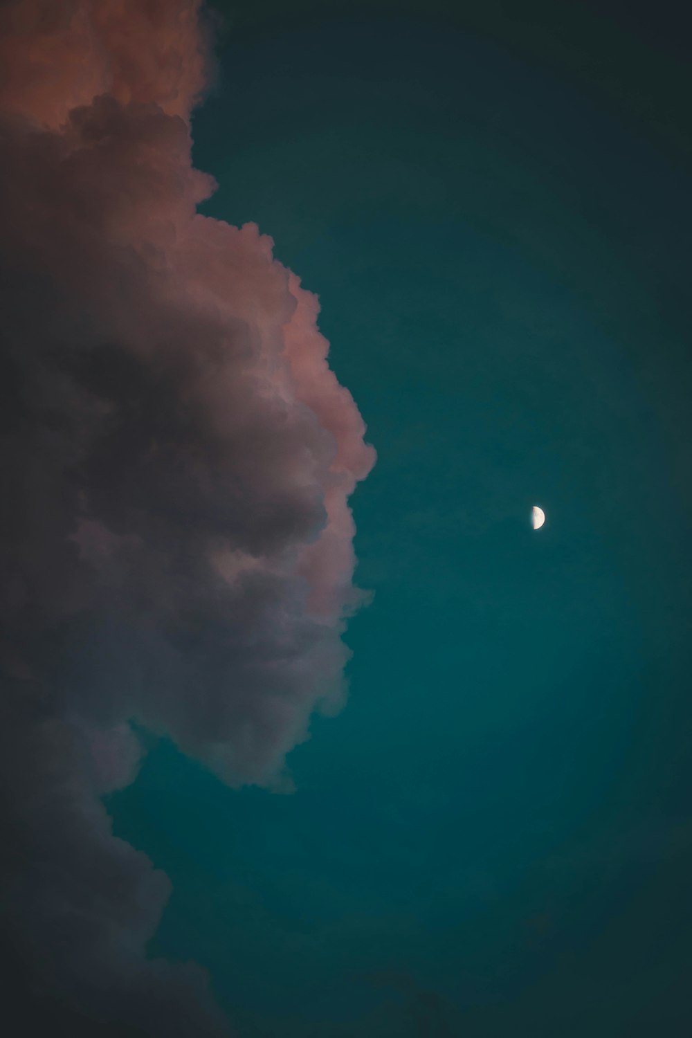 cloud during nighttime