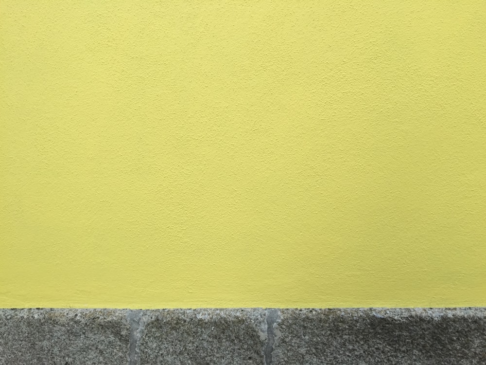 yellow and gray concrete wall