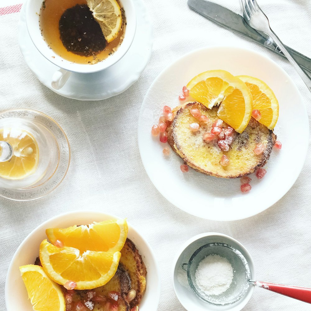 bread with sliced lemon