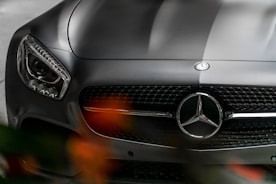 close up photo of Mercedez-Benz vehicle