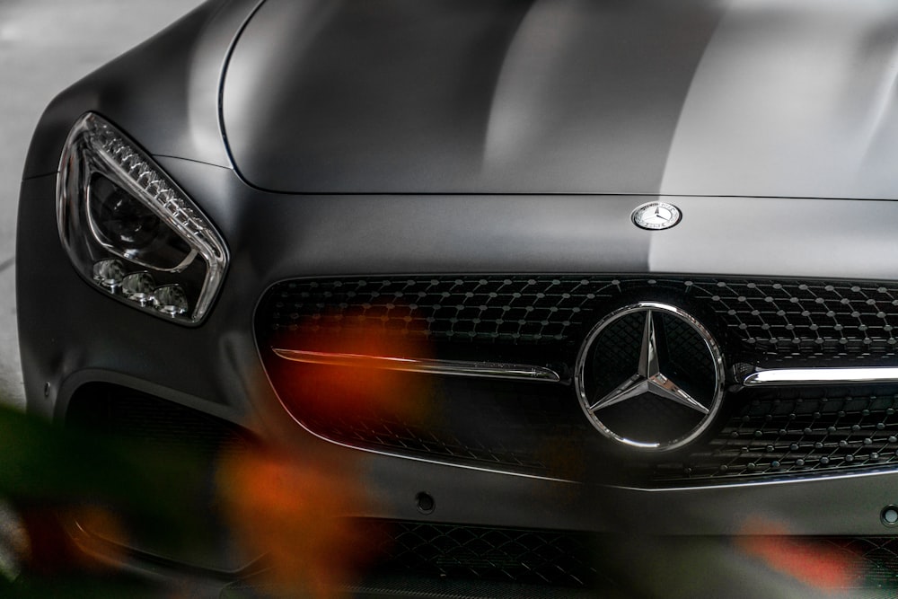 close up photo of Mercedez-Benz vehicle