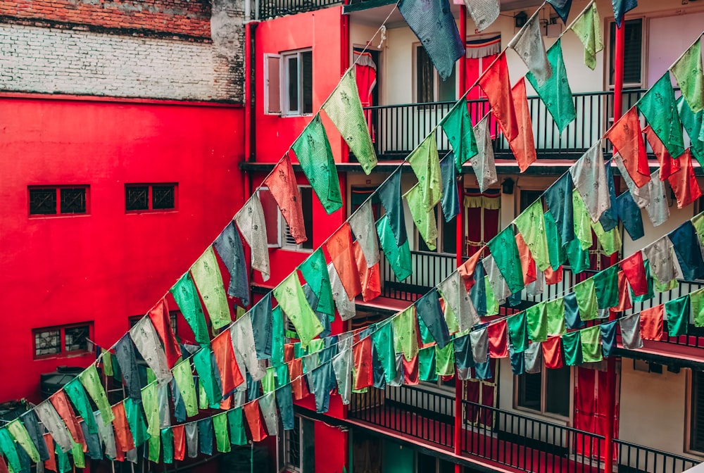 green buntings