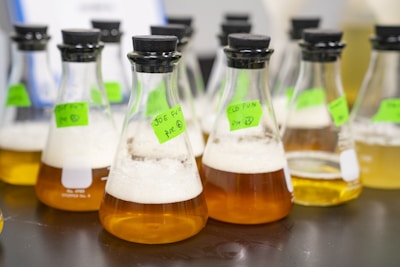 laboratory glass flasks for ingredient testing