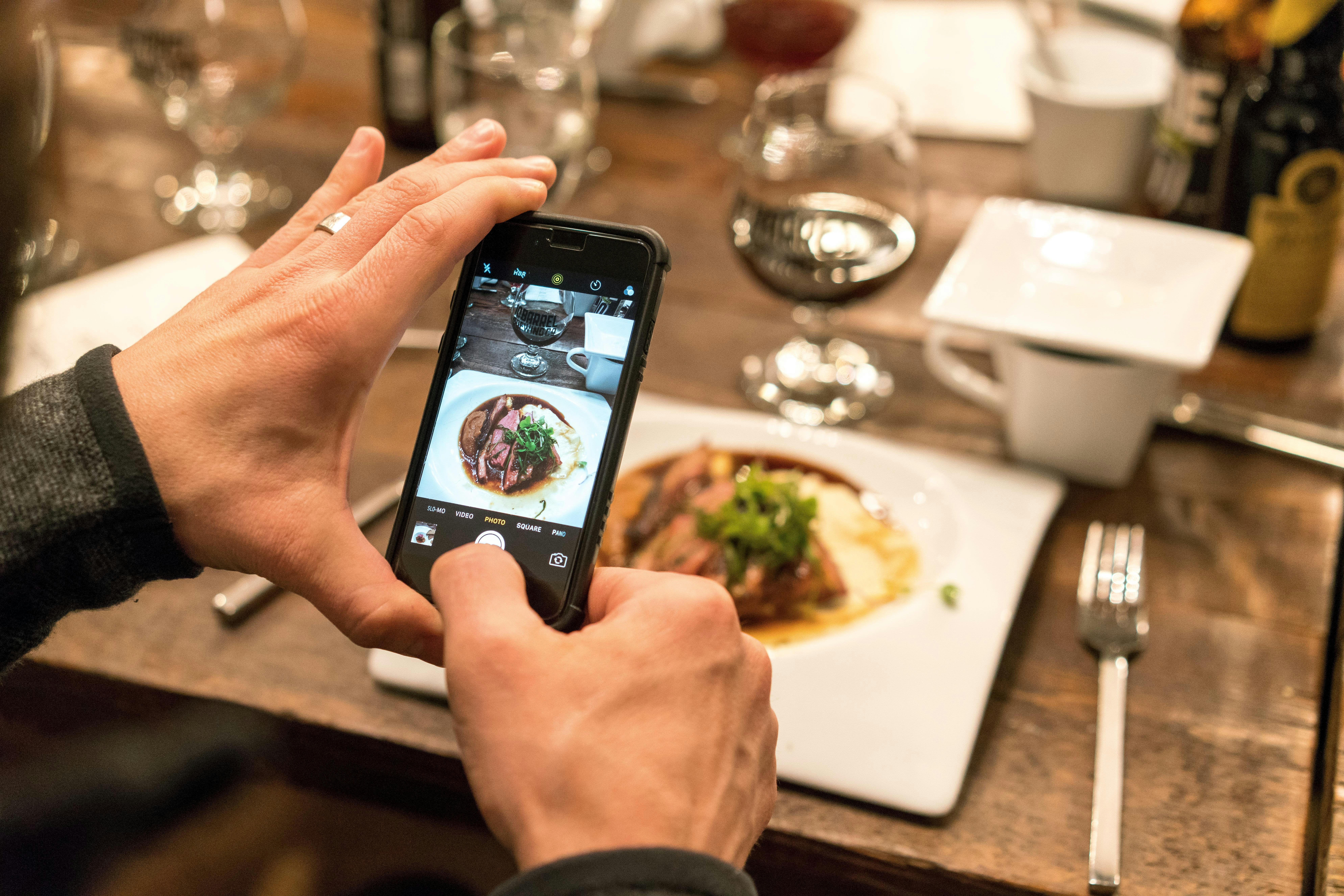 Choose from a curated selection of screen wallpapers for your mobile and desktop screens. Always free on Unsplash.