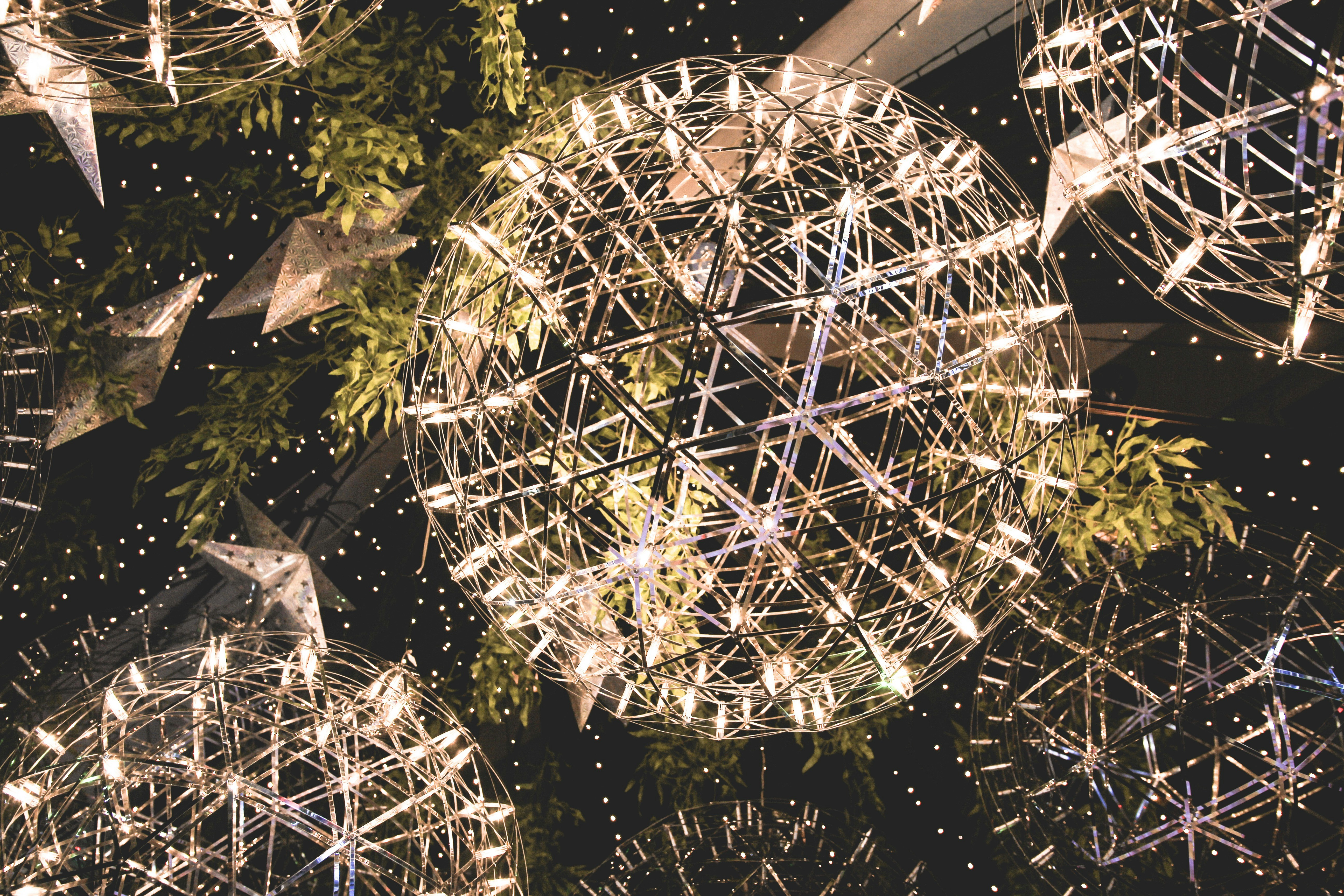 Светильники для общественных зданий. Дисперсия света призма призма. Blr feat. Al156. Edm фестиваль.