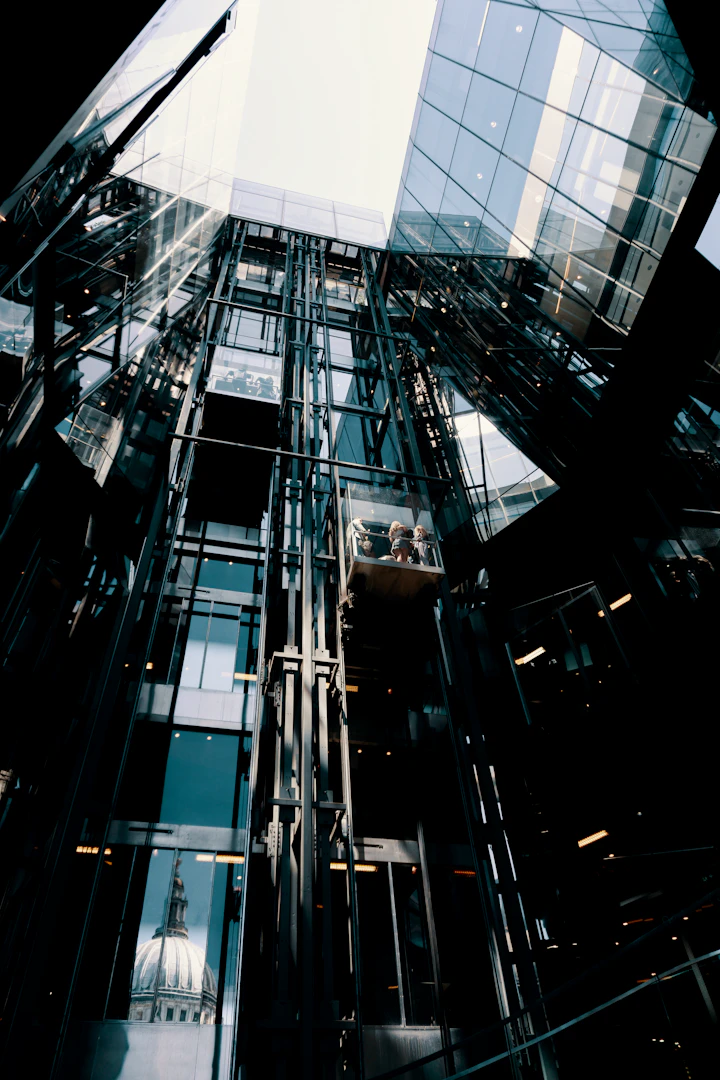 Commercial Capsule Lift