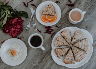 sliced cake and orange fruits