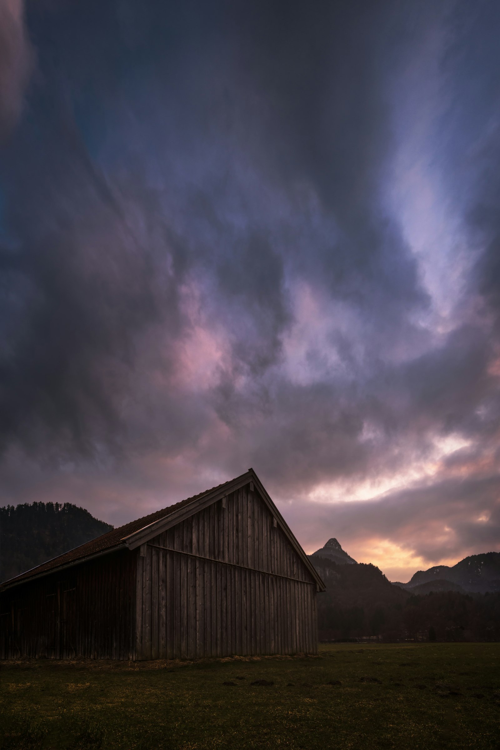 Nikon AF-S Nikkor 18-35mm F3.5-4.5G ED sample photo. Brown wooden barn under photography