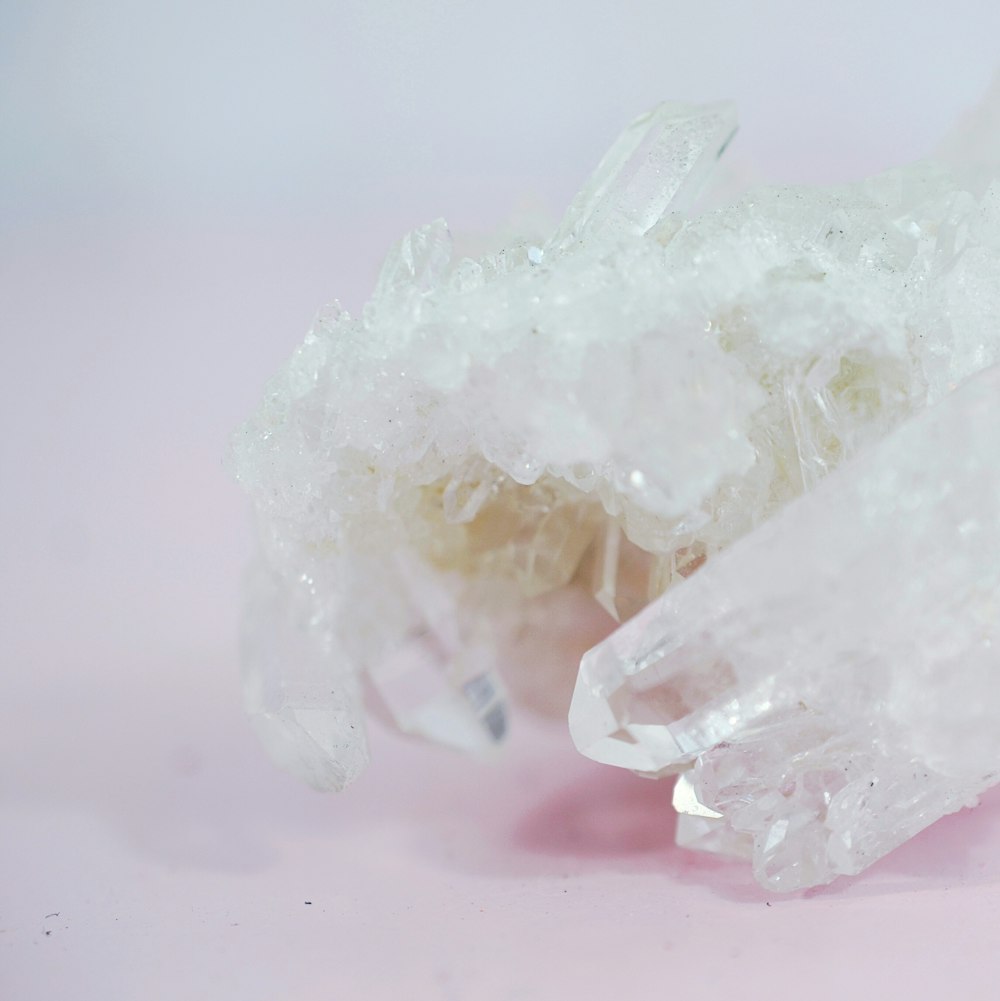 close up photography of clear crystal