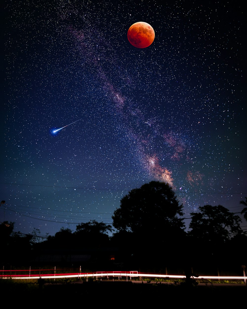 Lune rouge pendant la nuit