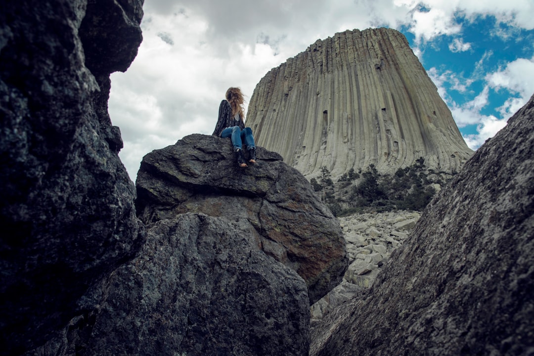 travelers stories about Mountain in Devils Tower, United States