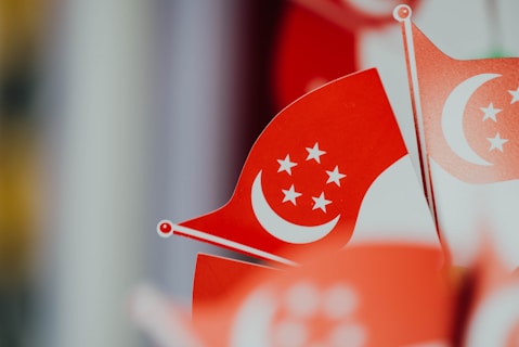 singapore flag: singapore itinerary