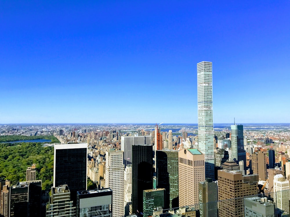 風景写真における昼間の都市の建物