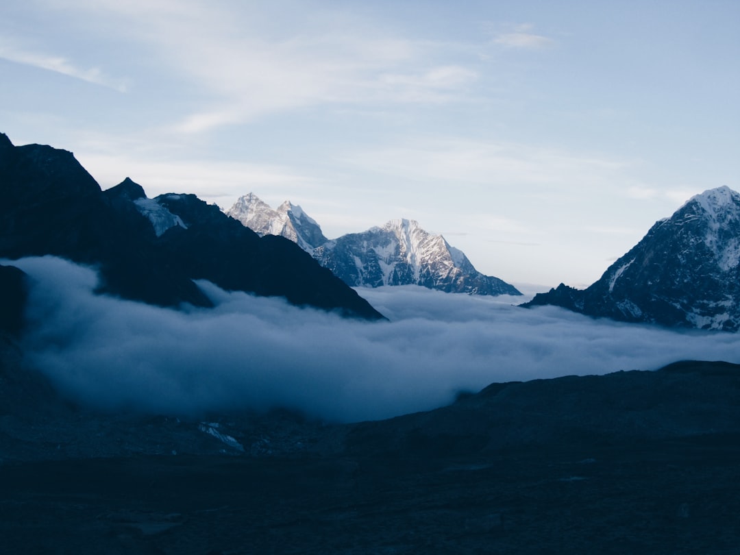 mountain cover with snow photography