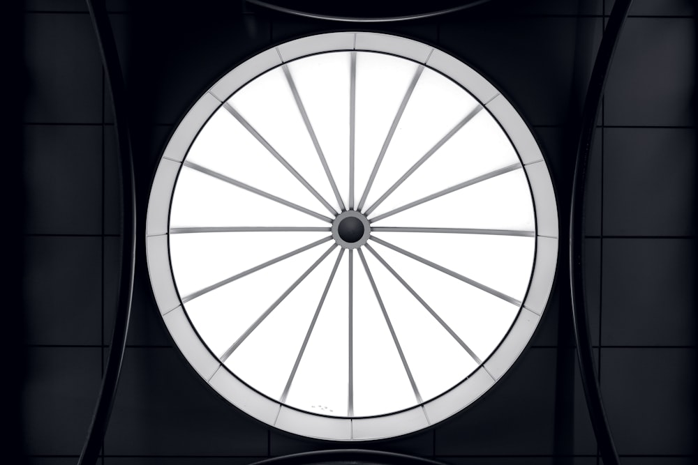 round white and gray wheel illustration