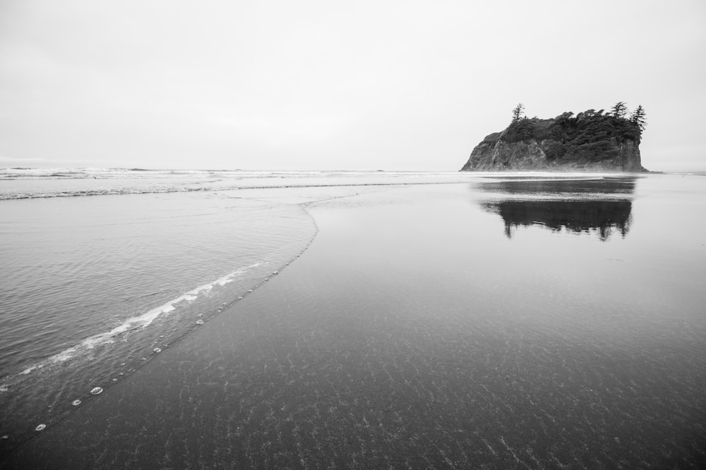 island photography during daytime