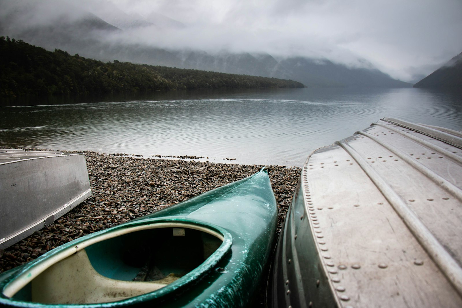 Canon EOS 70D sample photo. Green kayak near body photography