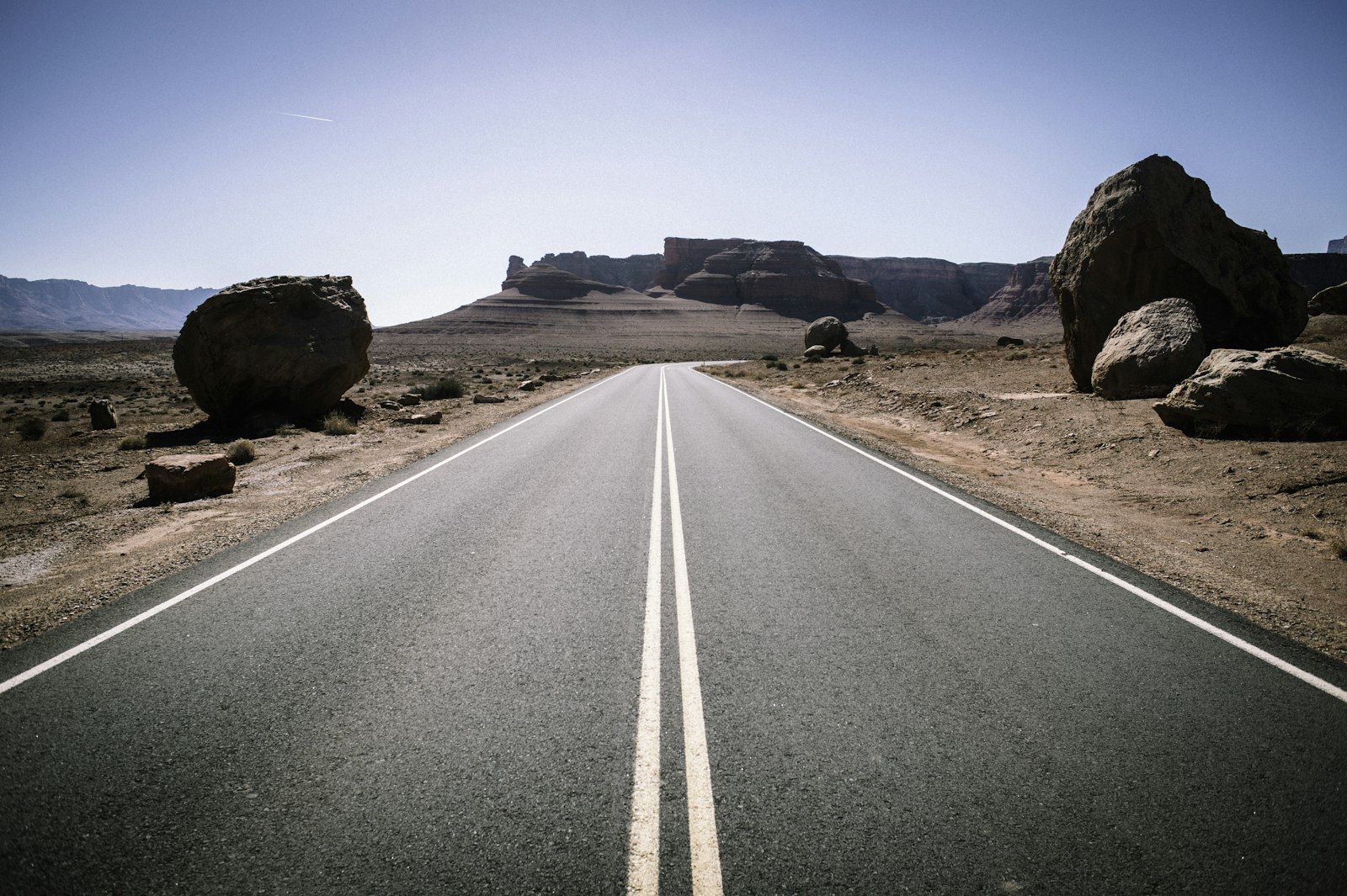 Nikon AF Nikkor 28mm F2.8D sample photo. Straight line road in photography