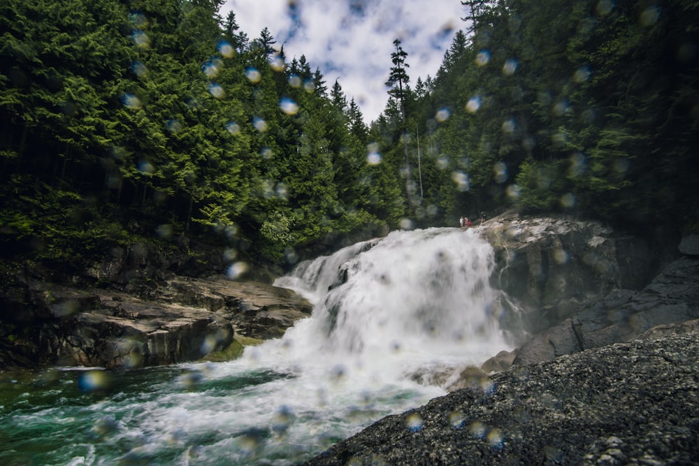 timelapse photography of waterfalls at daytime