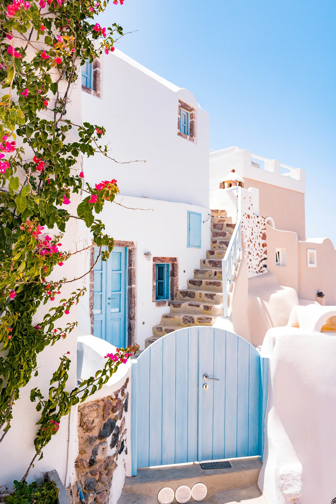 travelers stories about Town in Oia, Greece