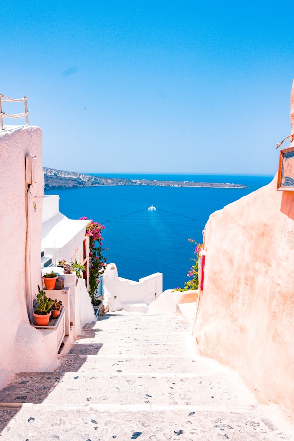 Discover Santorini: Local History, Customs, and Festivals Guide