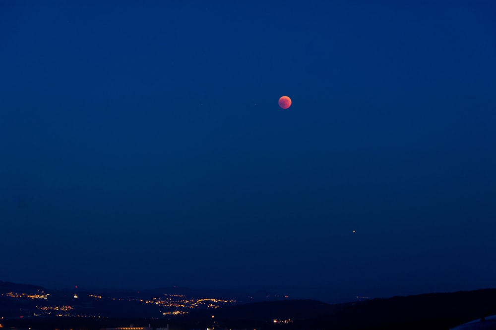 moon view during night time