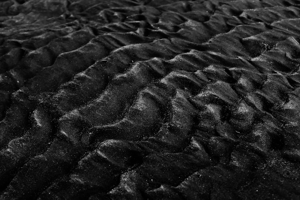 Photographie en niveaux de gris du sable