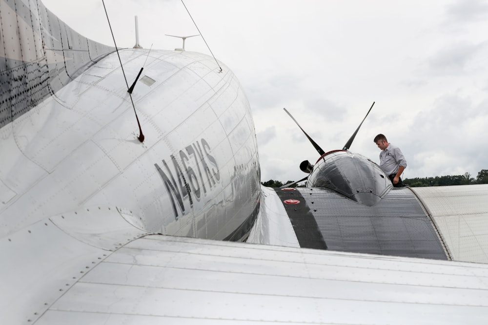 close up photo of white and gray private plane