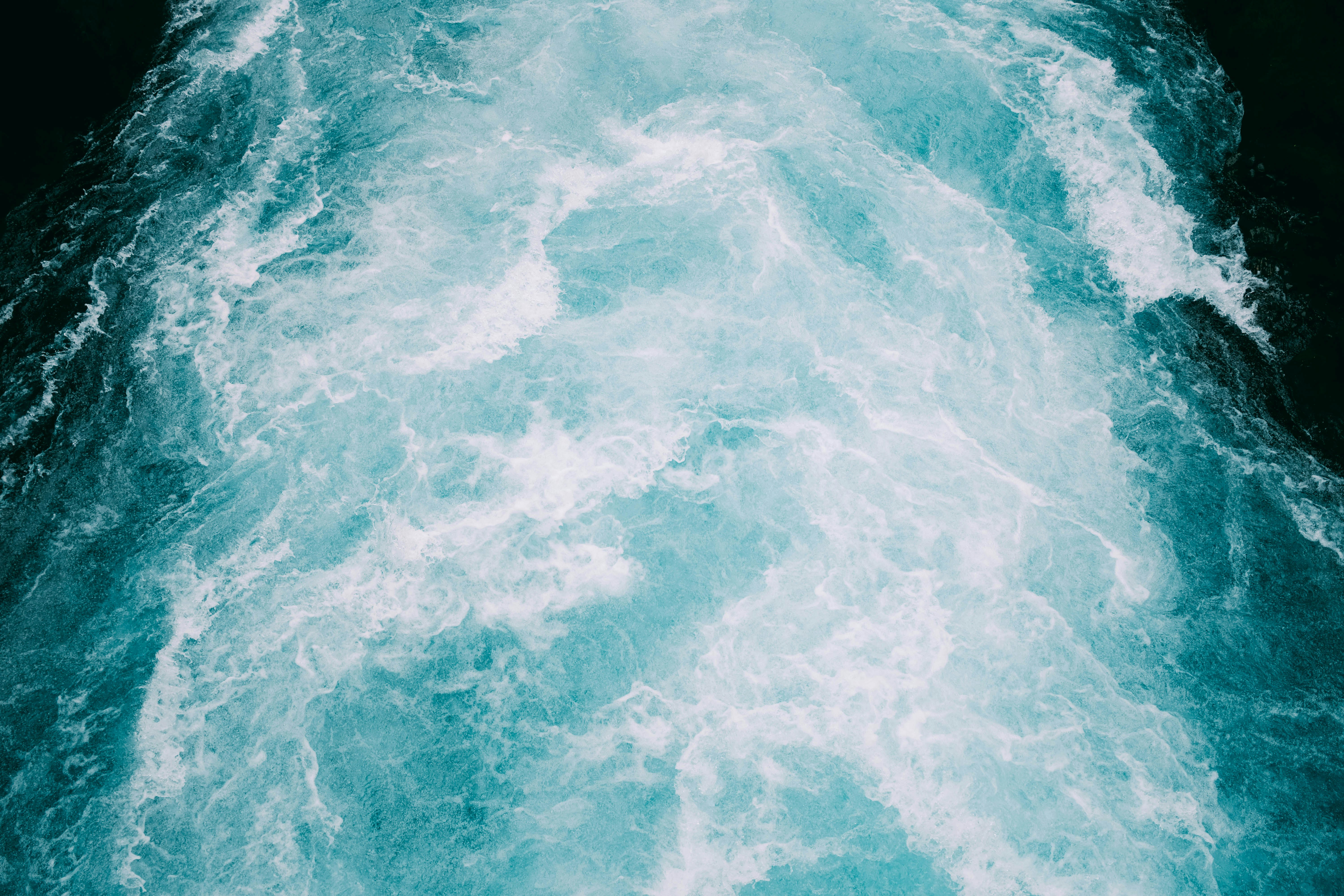 Photo by adrienolichon