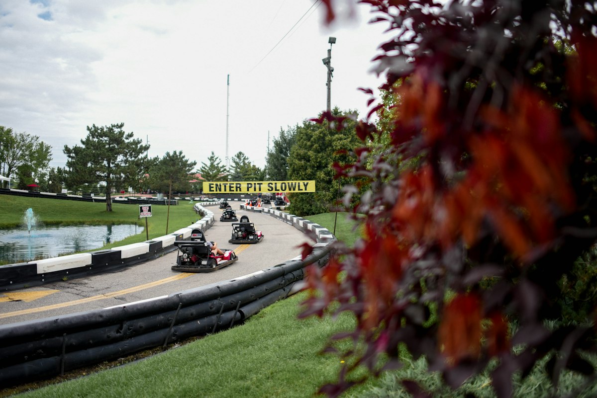 Karting sur circuit de course