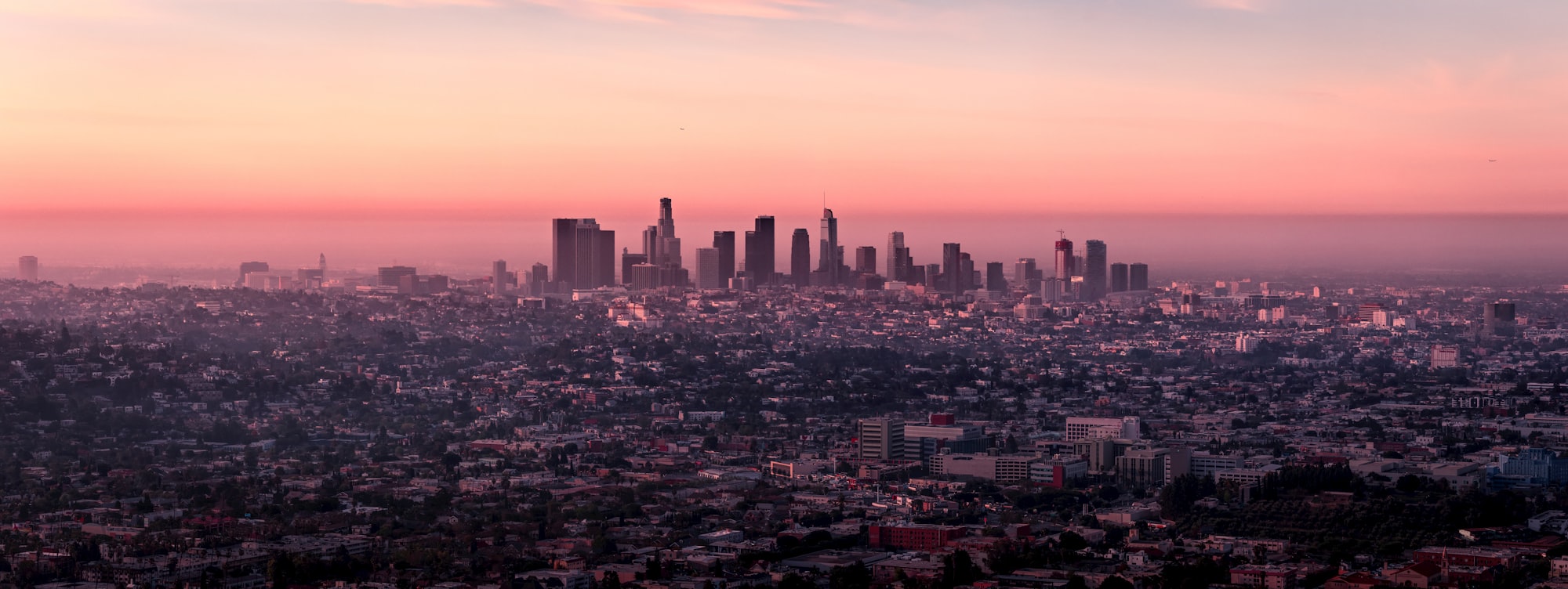 After a long flight from Europe, I woke up at around 3am local time and searched for what to do… I found a trail to hike from just north of Hollywood to the Griffith Observatory. An incredible experience as the sun rose over the city of millions. Good morning and a good Friday to all!