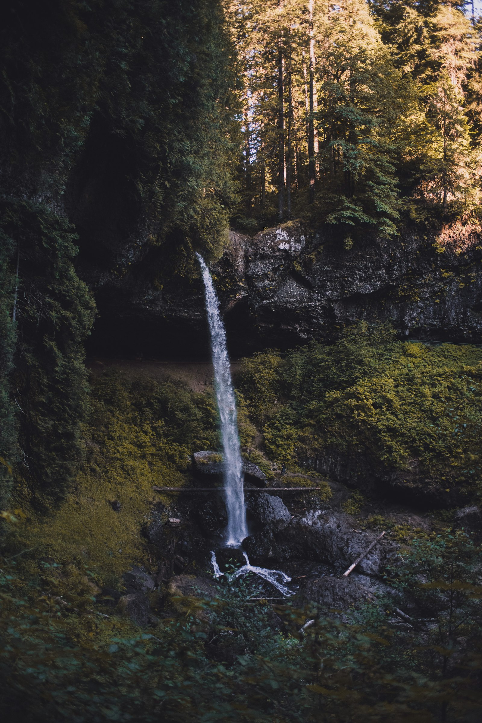 Nikon AF-S Nikkor 28-70mm F2.8 ED-IF sample photo. Water falls and rock photography