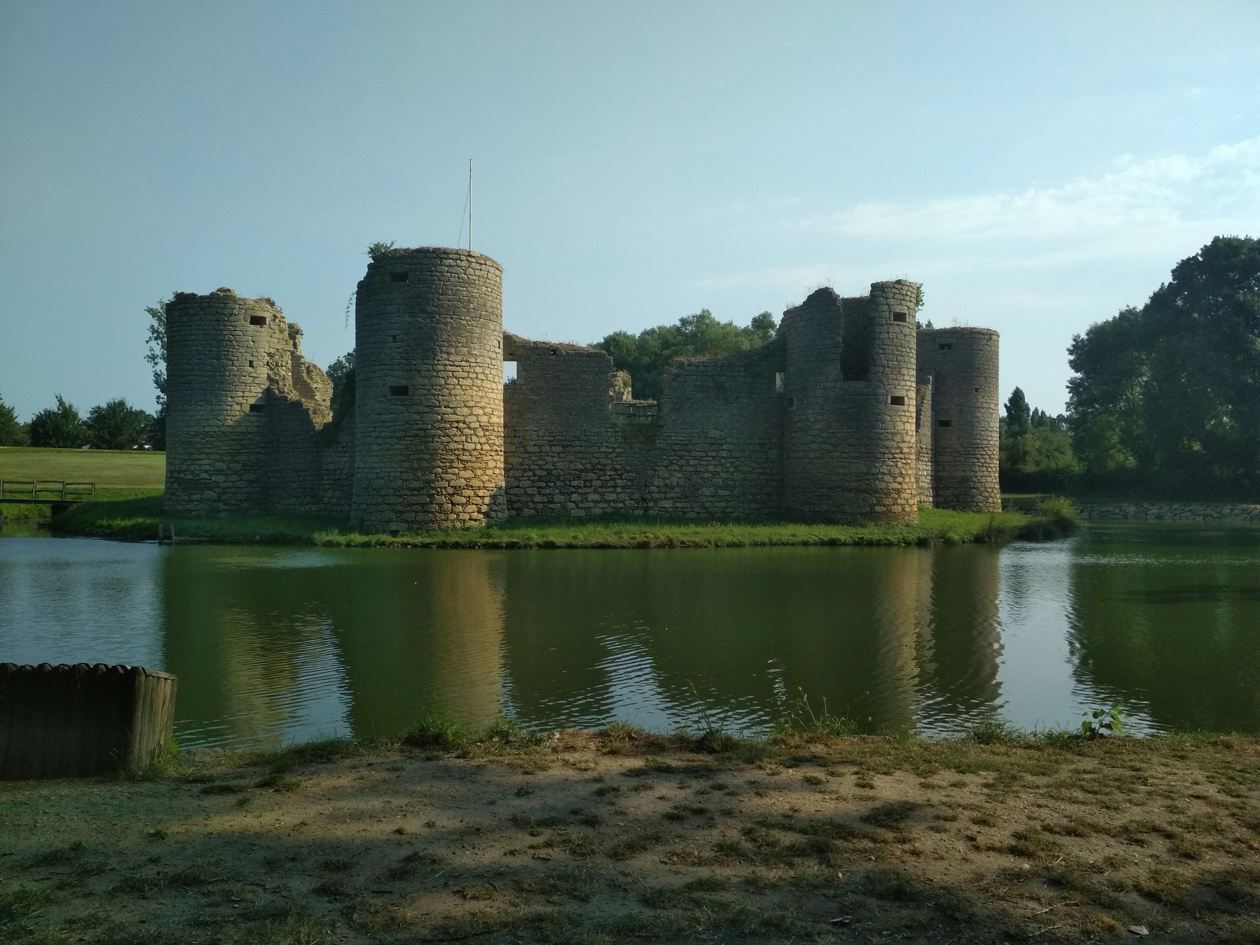 Château de Commequiers en Vendée photo prise le 9 juillet 2018
