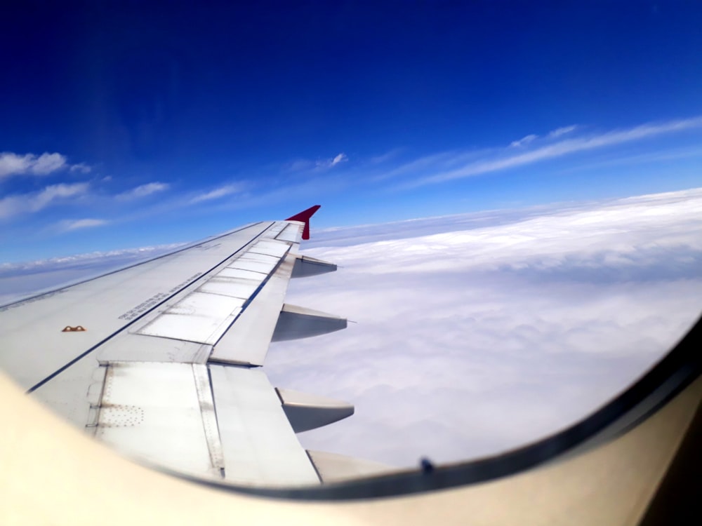 gray commercial airplane wing