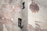 gray concrete building