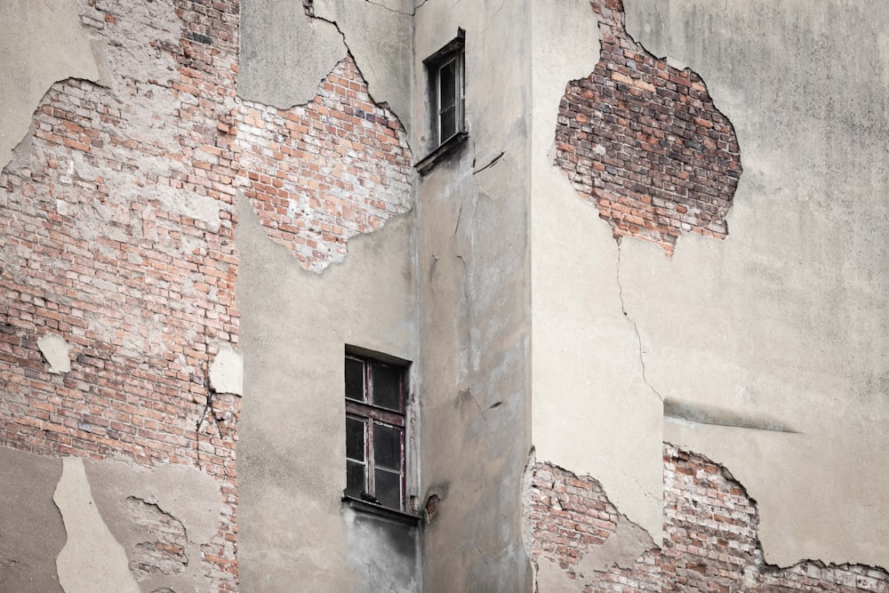 Gebäude aus grauem Beton