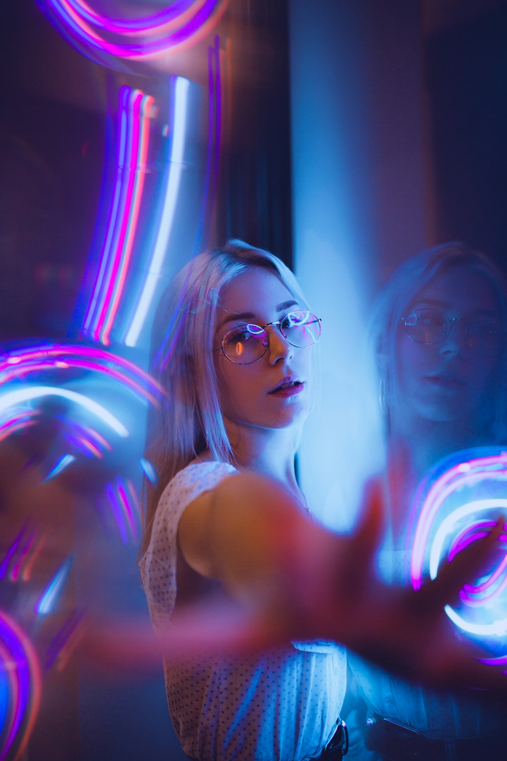 woman wearing eyeglasses