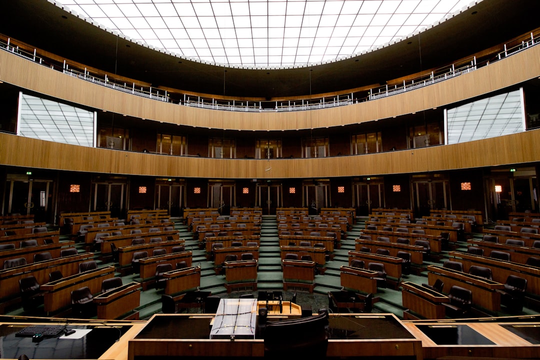 Photo de hémicycle par Frederic Köberl