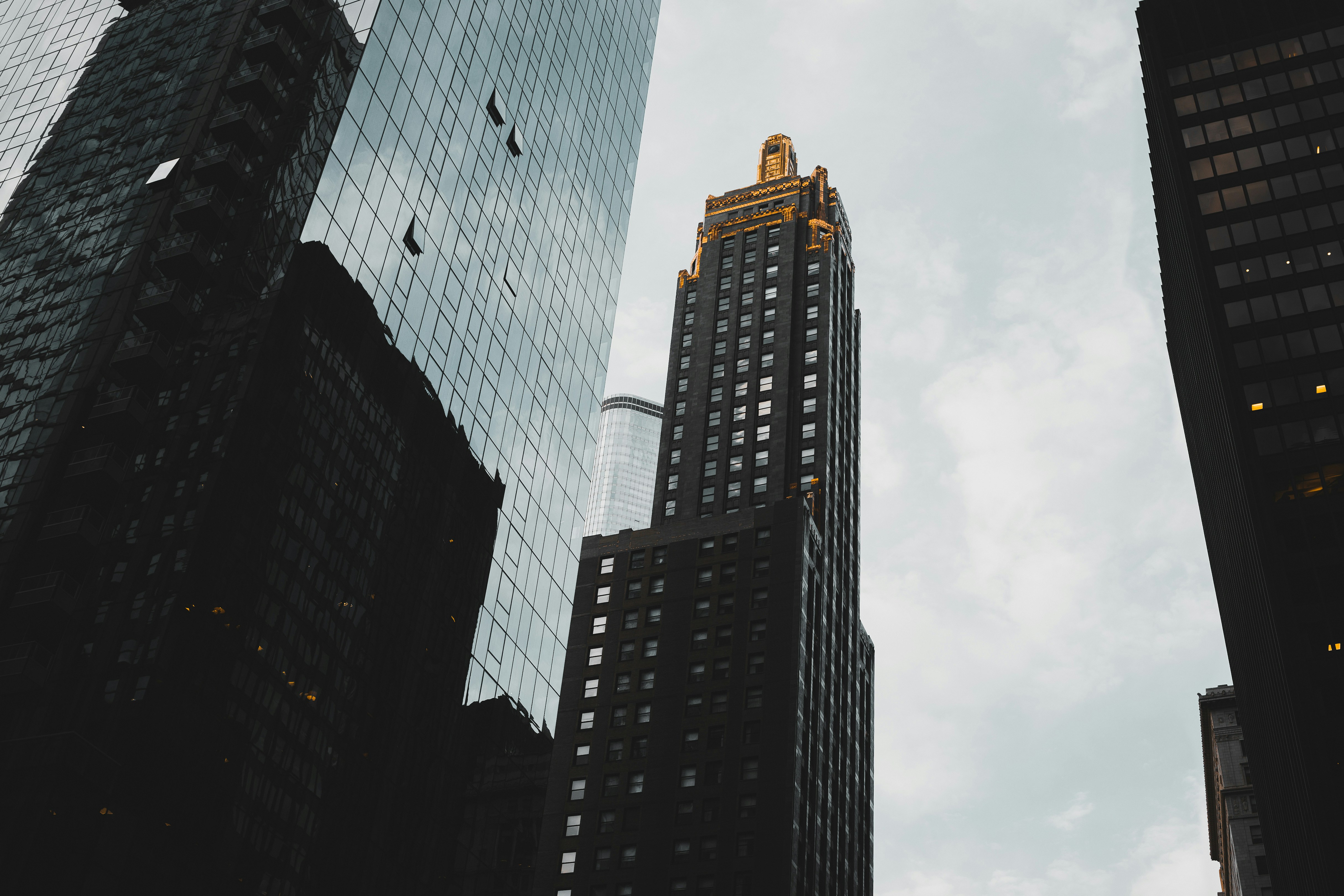 Oh, this amazing city of Chicago! Beautiful strict architecture, gothic skyscrapers and noir colours.