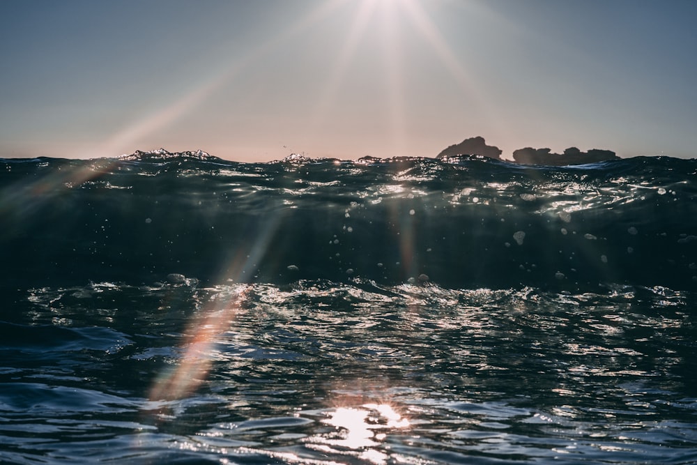 close-up photography of sea waves