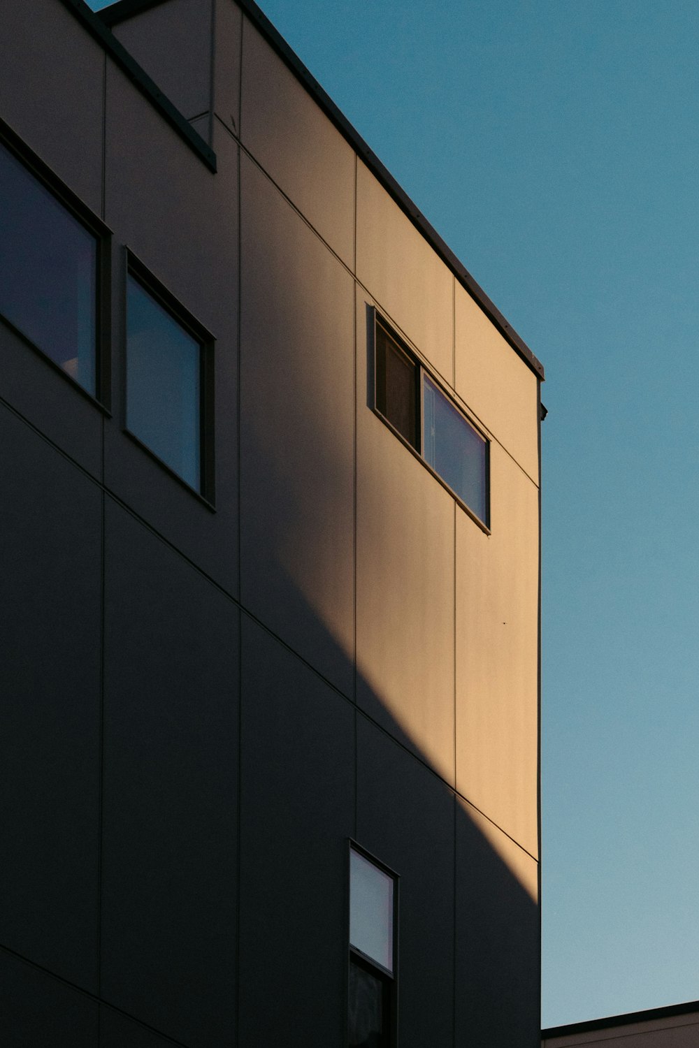sun ray on gray building