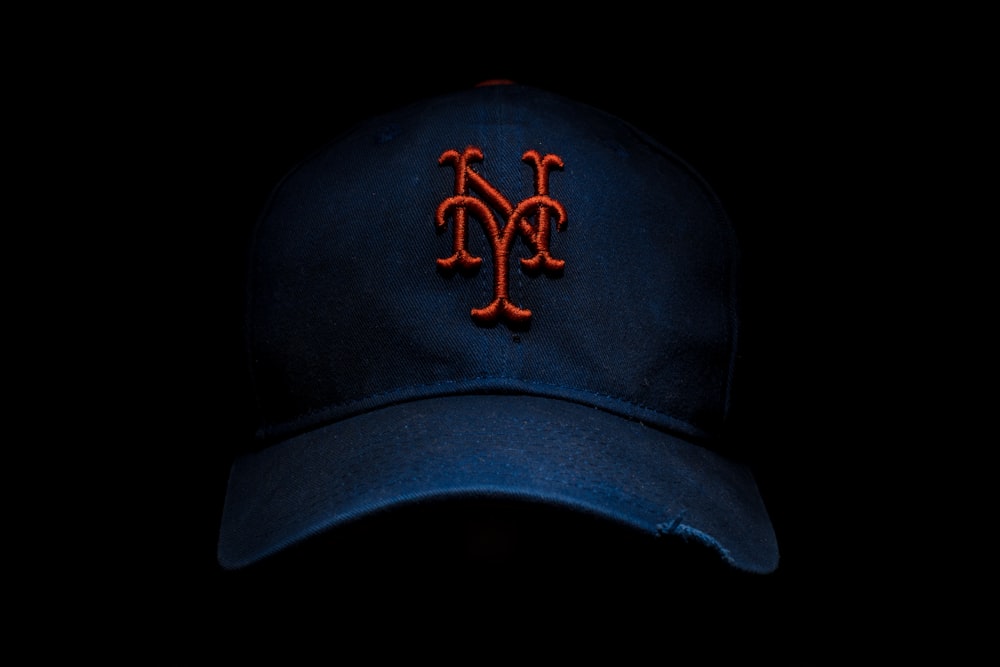 black and red New York fitted cap